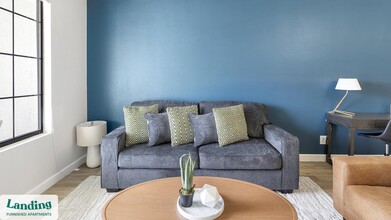 9242 W Russell Rd in Las Vegas, NV - Building Photo - Building Photo