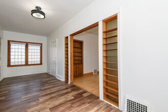 2028 S 85th St in West Allis, WI - Building Photo - Building Photo