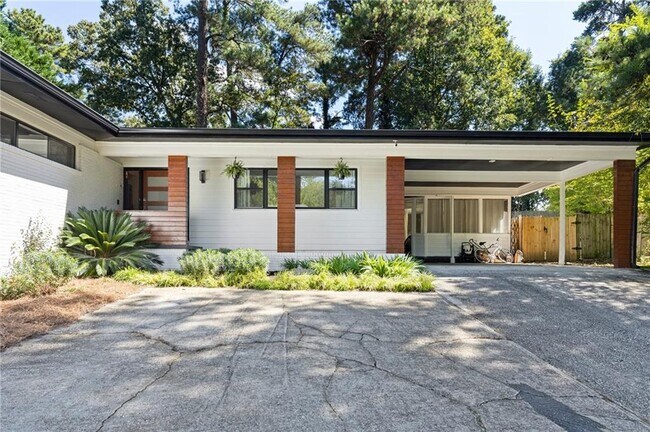 1723 Dunwoody Pl NE in Atlanta, GA - Building Photo - Building Photo