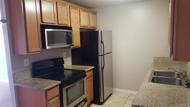 1386 E Madison Ave in El Cajon, CA - Building Photo - Building Photo