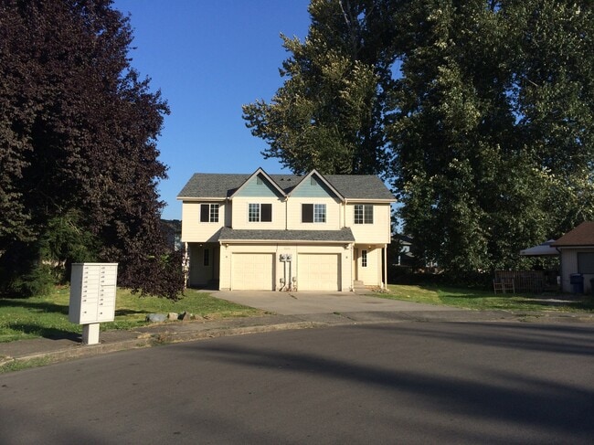 property at 1841 C Pl SE