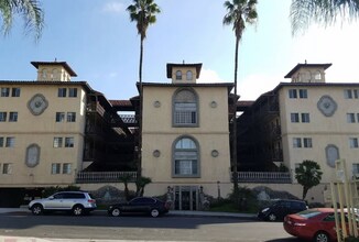 1460 N. Mansfield Ave in Los Angeles, CA - Building Photo - Building Photo