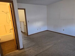 401 Country Villa Ln in St. Robert, MO - Building Photo - Building Photo