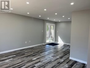 206 Little Ave in Barrie, ON - Building Photo - Building Photo