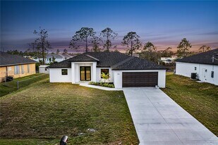 456 Mercedes Ct in Lehigh Acres, FL - Building Photo