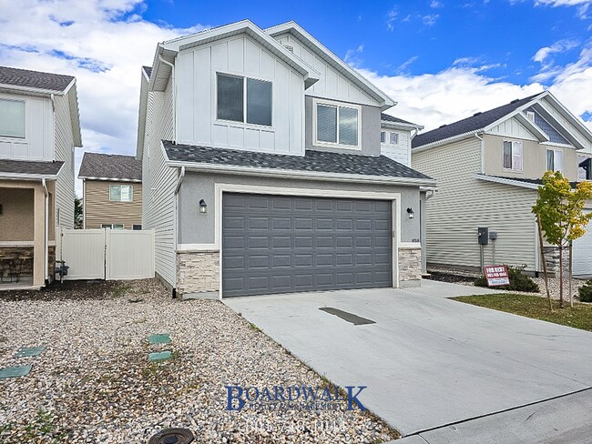 858 W Wellington Ave in North Salt Lake, UT - Building Photo - Building Photo