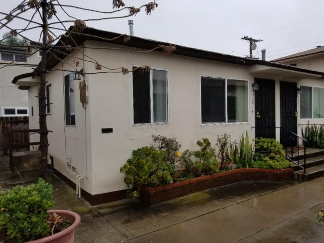 4432 Utah St