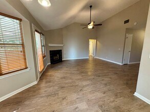 219 Crystal Knoll Blvd in Georgetown, TX - Building Photo - Building Photo