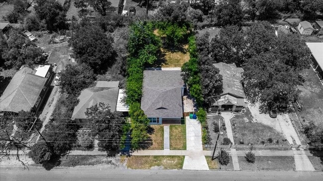 725 Westfall Ave in San Antonio, TX - Building Photo - Building Photo