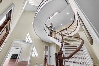 2 Heathcote Dr in Mt Kisco, NY - Building Photo - Building Photo