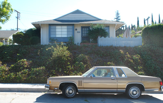 3610 Valihi Way in Glendale, CA - Foto de edificio - Building Photo