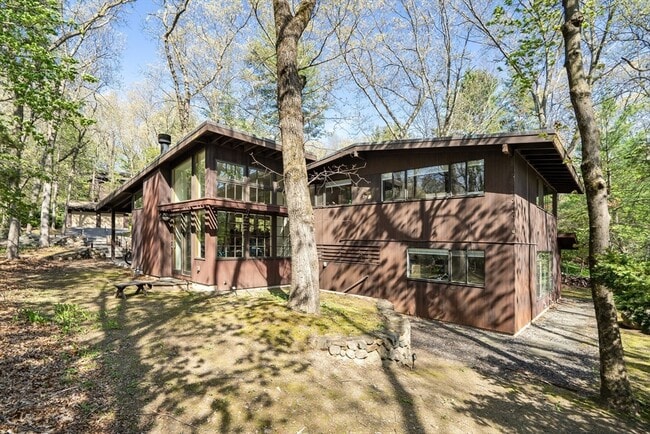 property at 15 Trotting Horse Dr