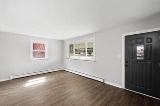 826 Miller Ave in Clairton, PA - Building Photo - Building Photo