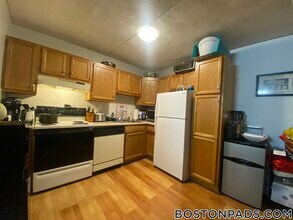 175 Adams St in Newton, MA - Building Photo - Building Photo