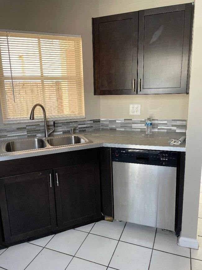 6198 Navajo Terrace in Margate, FL - Building Photo - Building Photo