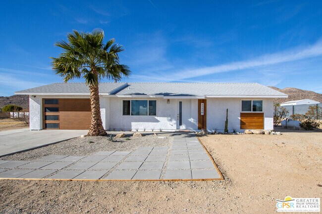 4742 Ave La Flora Desierta in Joshua Tree, CA - Building Photo - Building Photo