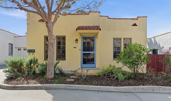 property at 918 1/2 Maltman Ave