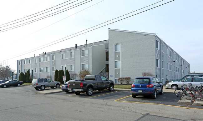 Metro Management - Stadium View Apartments in Columbus, OH - Building Photo - Building Photo