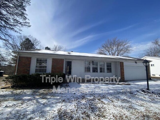 14655 Fox Manor Dr in Florissant, MO - Building Photo - Building Photo