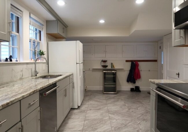 14 Gleason Rd in Lexington, MA - Building Photo - Building Photo