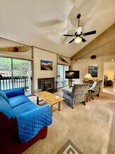 2289 Sierra Nevada Rd in Mammoth Lakes, CA - Building Photo - Building Photo