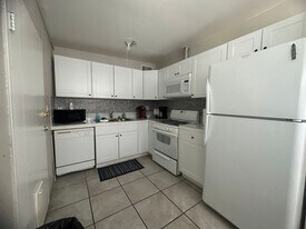 1314 E Saint Louis Ave in Las Vegas, NV - Building Photo