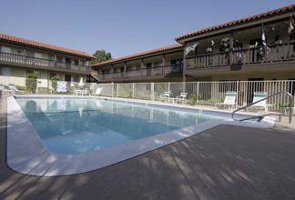 106 Villa Pointe Apartments in Orange, CA - Building Photo - Other