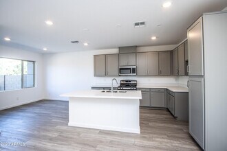 4556 S Riata St in Gilbert, AZ - Building Photo - Building Photo