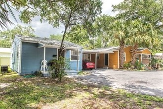 1717 Grove St S in St. Petersburg, FL - Foto de edificio - Building Photo