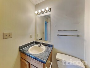 5328 Waterton Lakes Dr in Indianapolis, IN - Building Photo - Building Photo