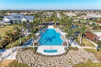 8141 Sternway Rd in Sarasota, FL - Building Photo - Building Photo