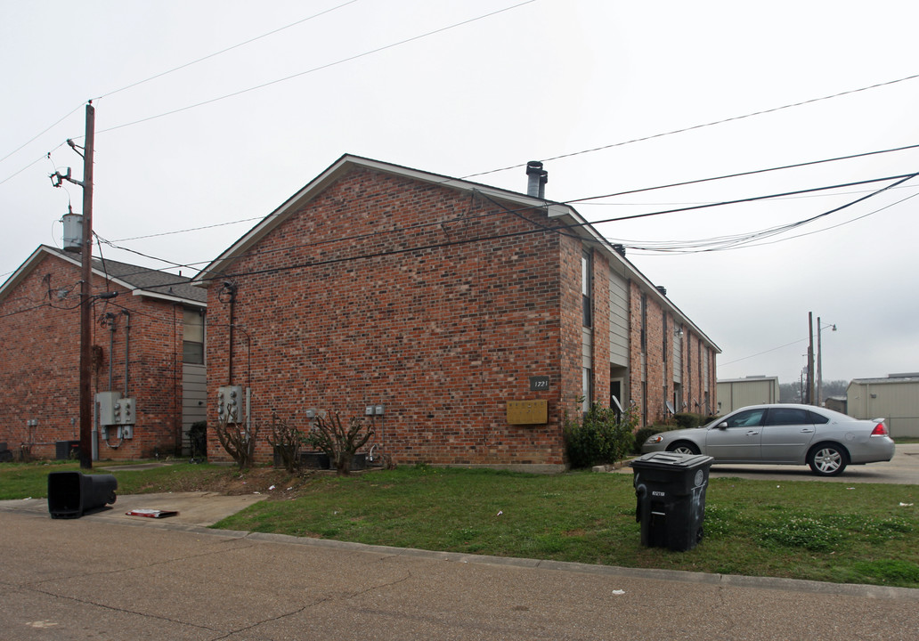 1721 Ryder Dr in Baton Rouge, LA - Foto de edificio