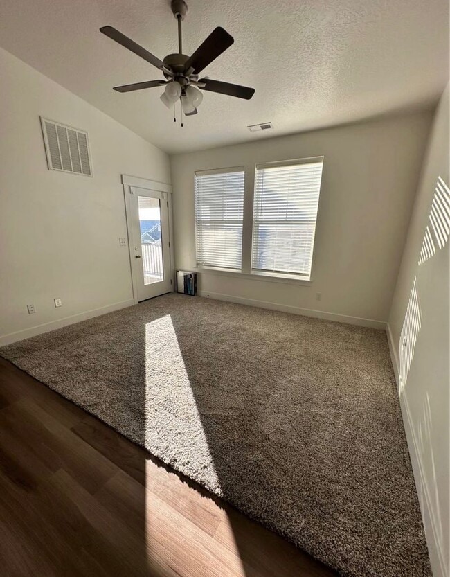 1772 W Eaglewood Dr in Saratoga Springs, UT - Building Photo - Building Photo