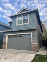 7327 S 13th St in Ridgefield, WA - Building Photo