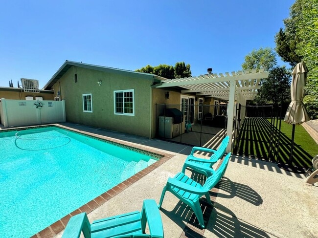 5309 Lockhurst Dr in Los Angeles, CA - Building Photo - Building Photo