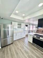 9513 Tamarind Ave in Fontana, CA - Building Photo - Building Photo