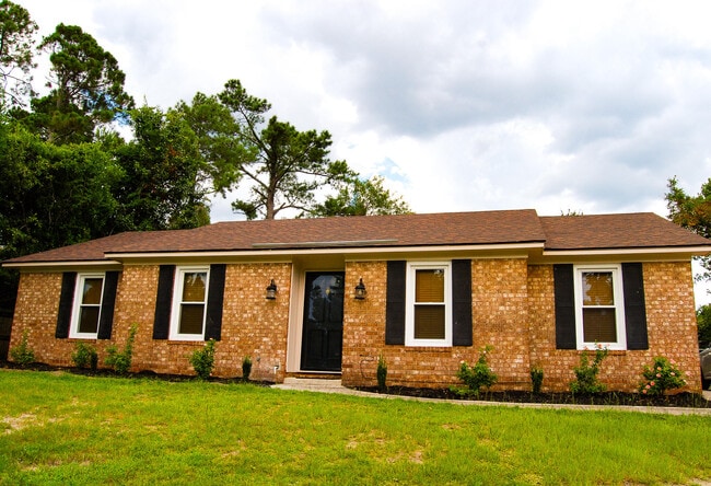 property at 3932 Creekwood Ln