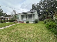 1573 W 16th St in Jacksonville, FL - Foto de edificio - Building Photo