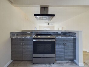 1931 A St-Unit -unit B in Eureka, CA - Building Photo - Building Photo