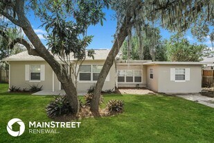 1602 Lindale Ave in Eustis, FL - Building Photo