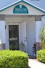Emerald Run Apartments in Lakeland, FL - Foto de edificio - Building Photo