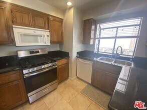 922 Lincoln Blvd-Unit -1 in Santa Monica, CA - Building Photo - Building Photo