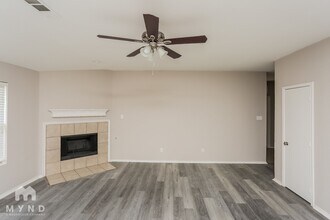 701 Kentucky Derby Ln in Fort Worth, TX - Building Photo - Building Photo