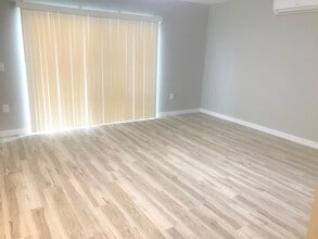 7880 Laurelridge Rd, Unit 7882 in San Diego, CA - Foto de edificio - Building Photo