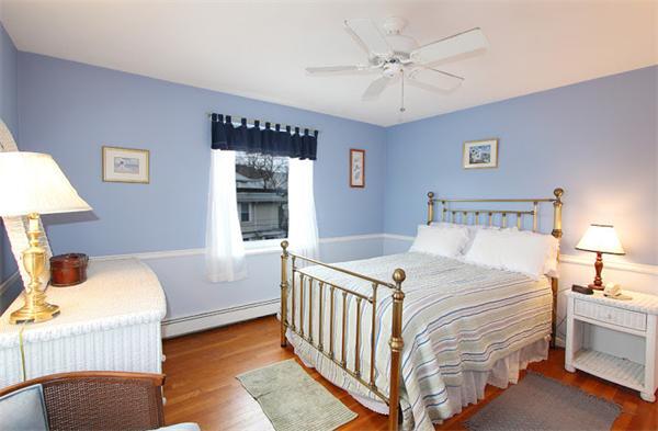 107 Spring St, Unit 3-2 in Watertown, MA - Building Photo - Building Photo