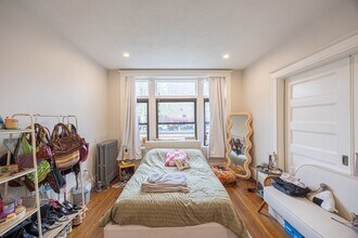 1865 Beacon St, Unit 2 in Brookline, MA - Building Photo - Building Photo