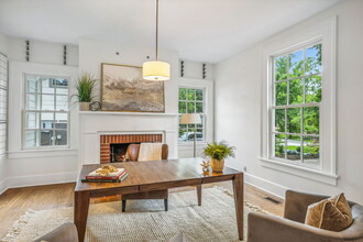 2126 Sharondale Dr in Nashville, TN - Foto de edificio - Building Photo