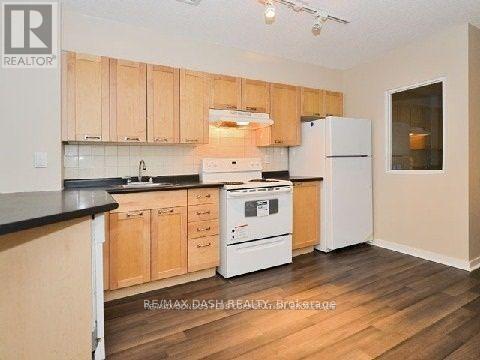 75-175 Dalhousie St in Toronto, ON - Building Photo - Building Photo
