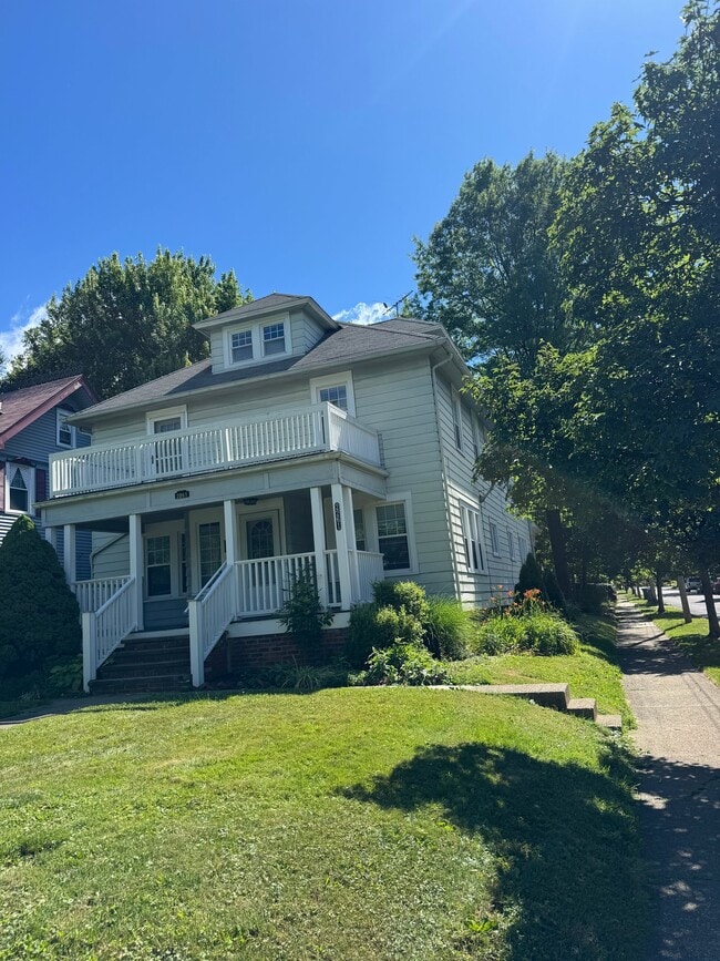 property at 2261 Maplewood Rd