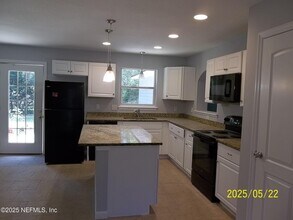 7816 Delaroche Dr in Jacksonville, FL - Building Photo - Building Photo